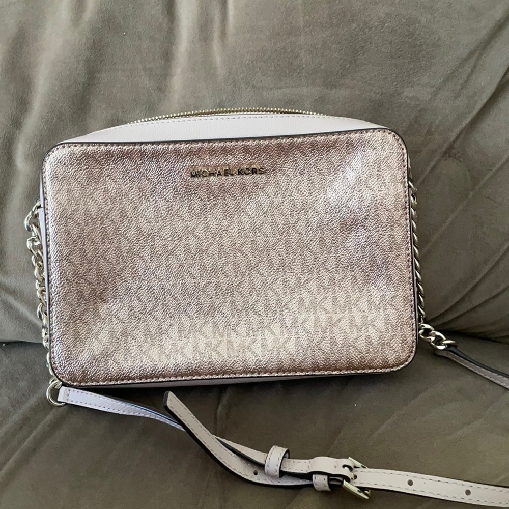 Light pink Michael Kors crossbody